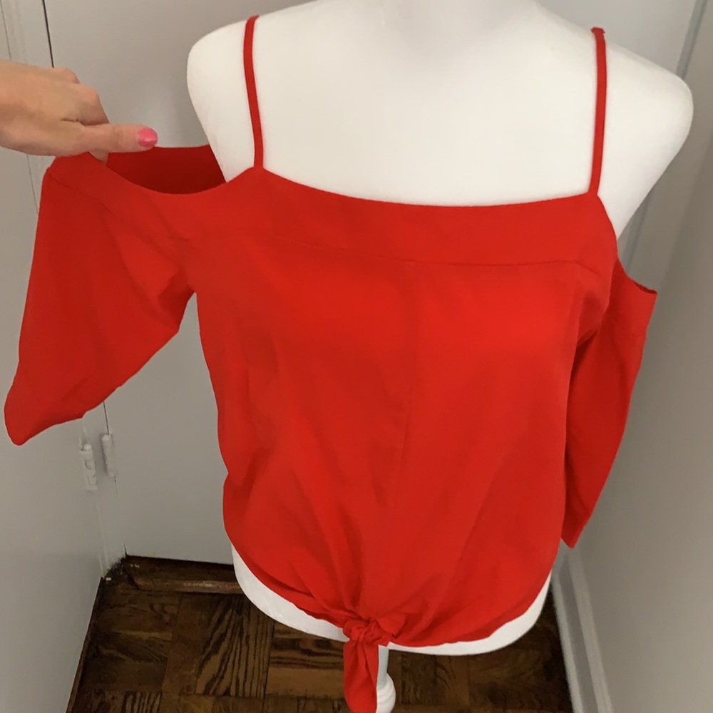 Red shirt with off the shoulder sleeves - Picture 2 of 3